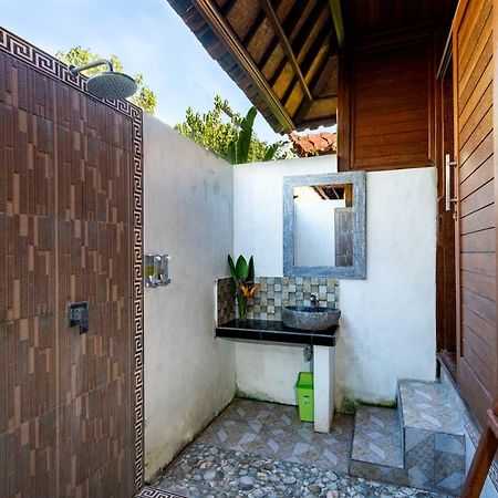 Smooth Garden Bed & Breakfast Lembongan Exterior photo